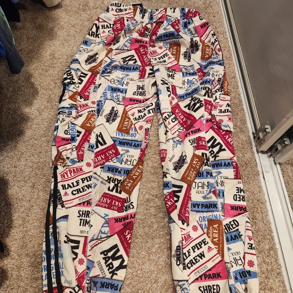 IVY PARK ADIDAS SKU SWEATPANTS SIZE: XS - Picture 2 of 4